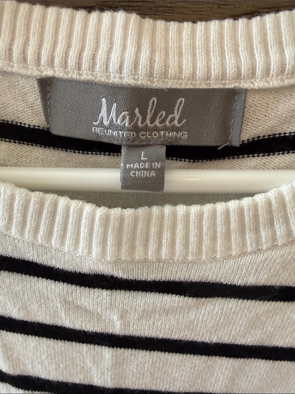 Marled White and Black Striped Puff-Sleeve Knit Top - Picture 2 of 5